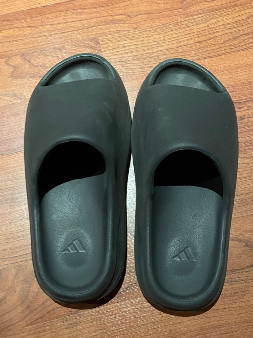 footlocker yeezy slides