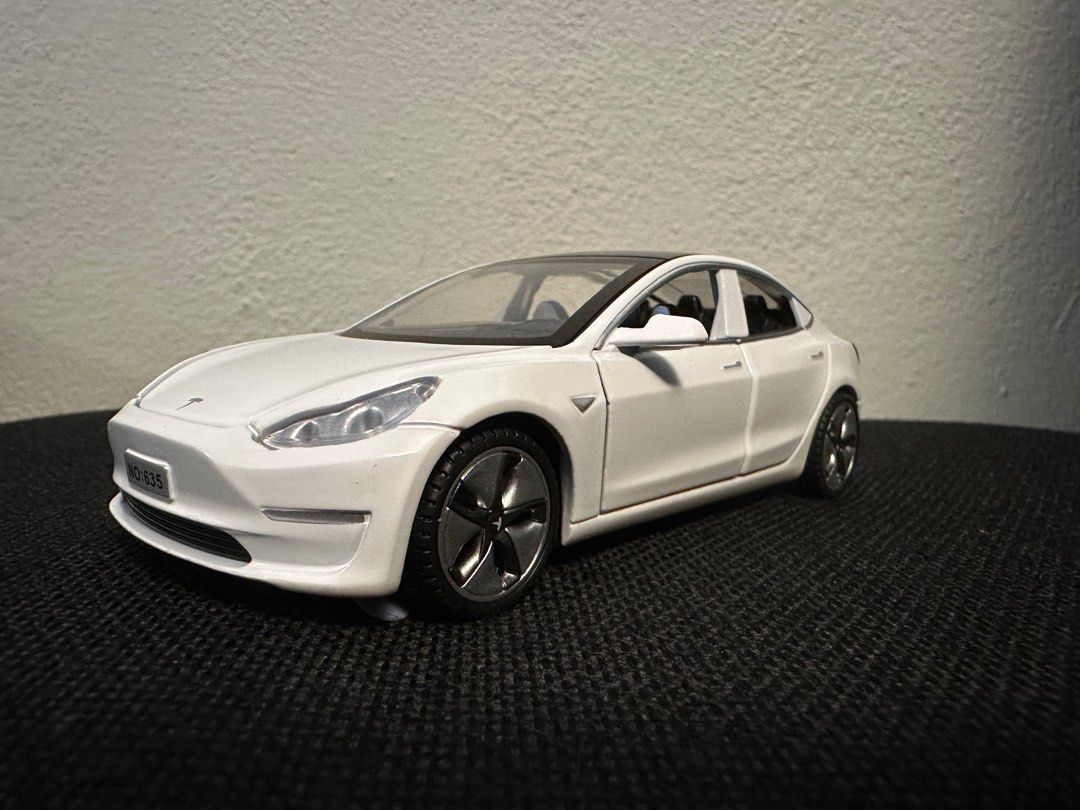1:32 Tesla Diecast Model 3