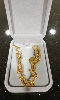 916 gold chanel vanity bag/pandora charm 1.91g, Women's Fashion