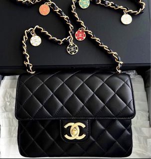 Chanel Pearl Crush Square Flap Bag Quilted Lambskin Mini Black 1100091