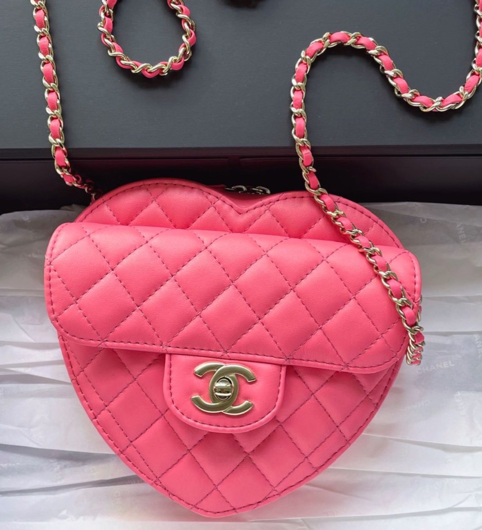 Vintage chanel new arrivals heart bag pink
