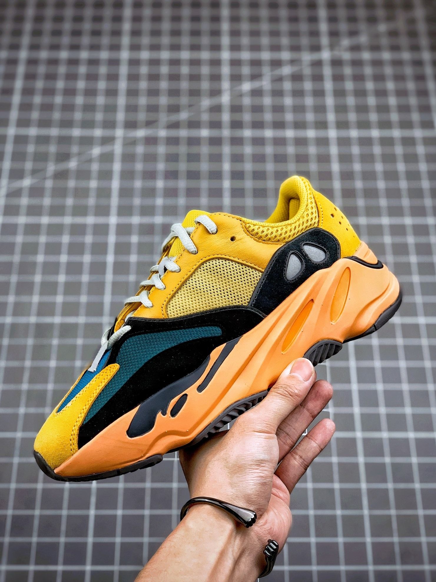 adidas Yeezy 700 Boost