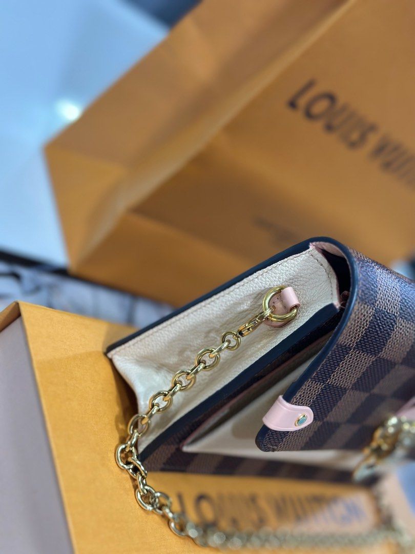 Almost new louis vuitton vavin woc
