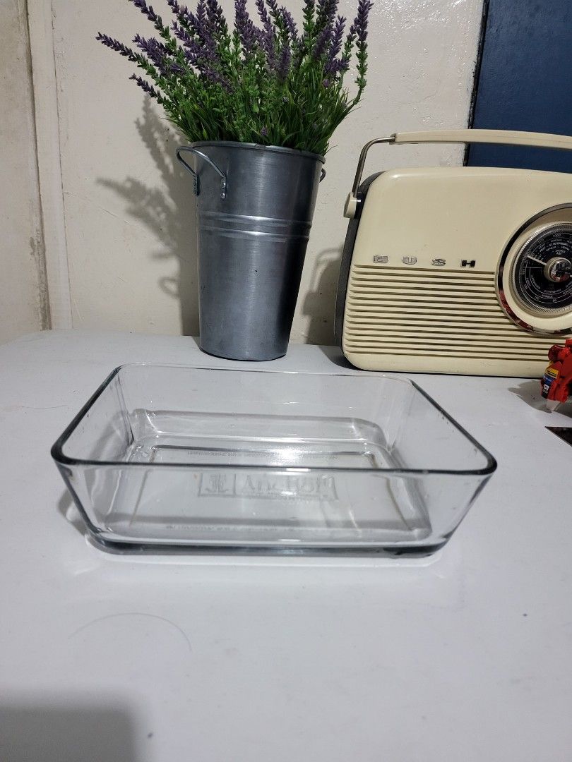Anchor Hocking baking dish (Category: Bakeware) located in Makati City. Submitted by thedeclutteringabuela (Listing ID 1248617453, Image 1). Description: Anchor Hocking USA. baking dish. Oven, microwave , dishwasher safe. 8 1/2× 6 1/2.