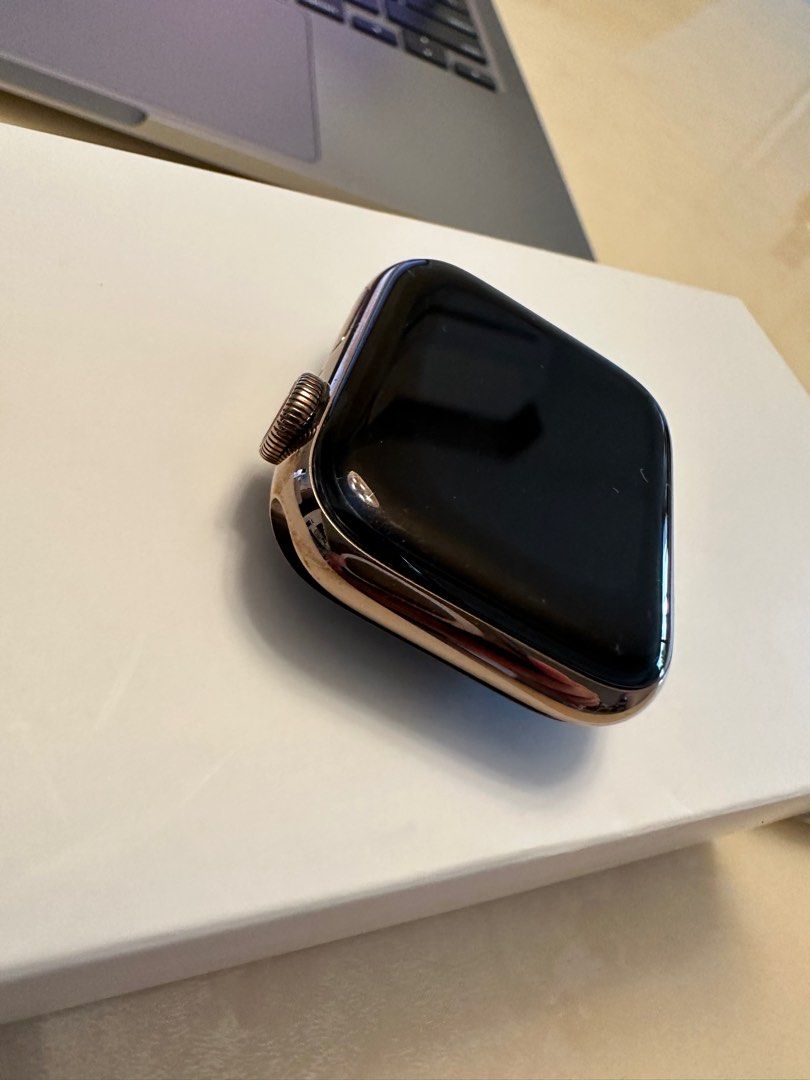 Apple watch s4 deals gold stainless steel