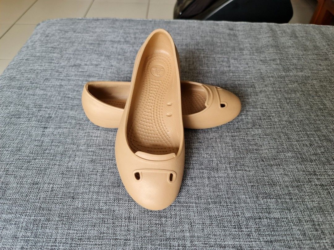 Authentic Crocs Nude Women S Fashion Footwear Flats On Carousell