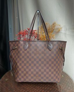 Lv Damier Azur Neverfull MM, Luxury, Bags & Wallets on Carousell
