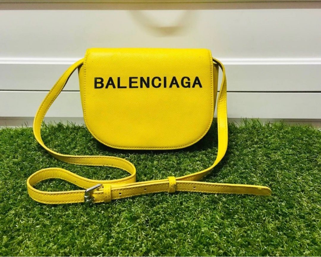 Balenciaga ville bag hotsell medium