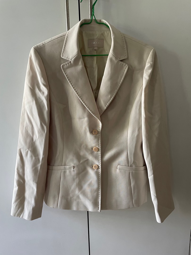 Beige Blazer, Women's Fashion, Coats, Jackets and Outerwear on Carousell