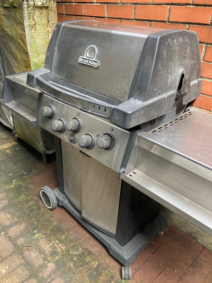 Big BBQ Grill with gas bottle | Broil King, TV & Home Appliances ...