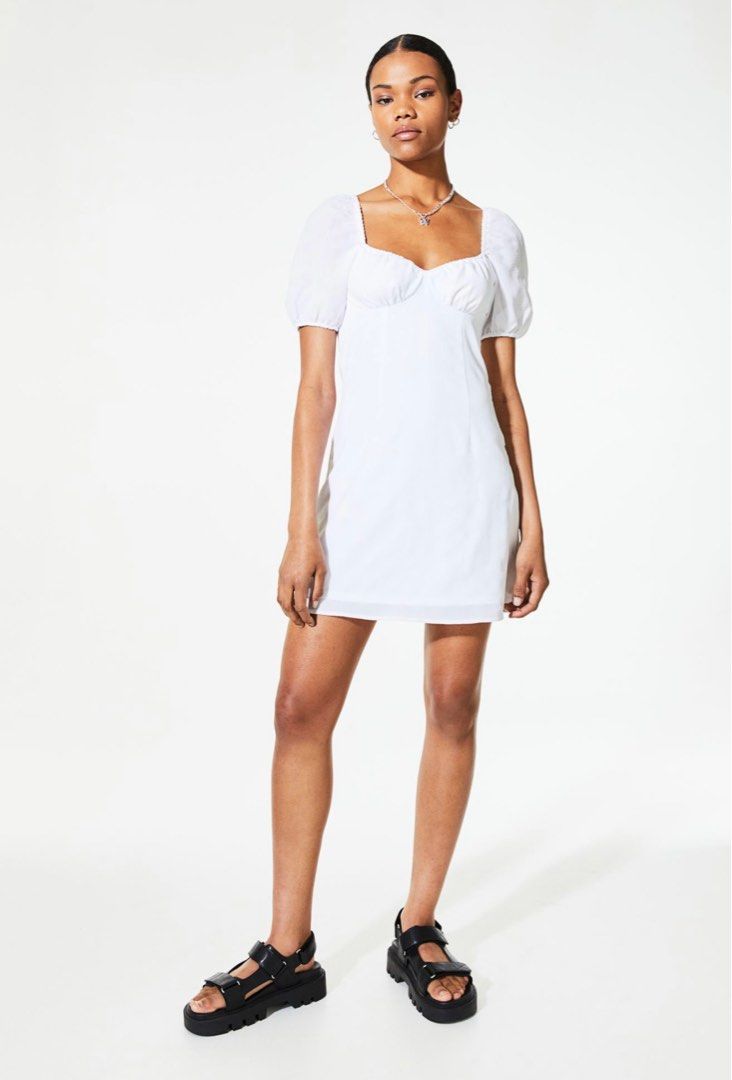 White long sales puff sleeve dress
