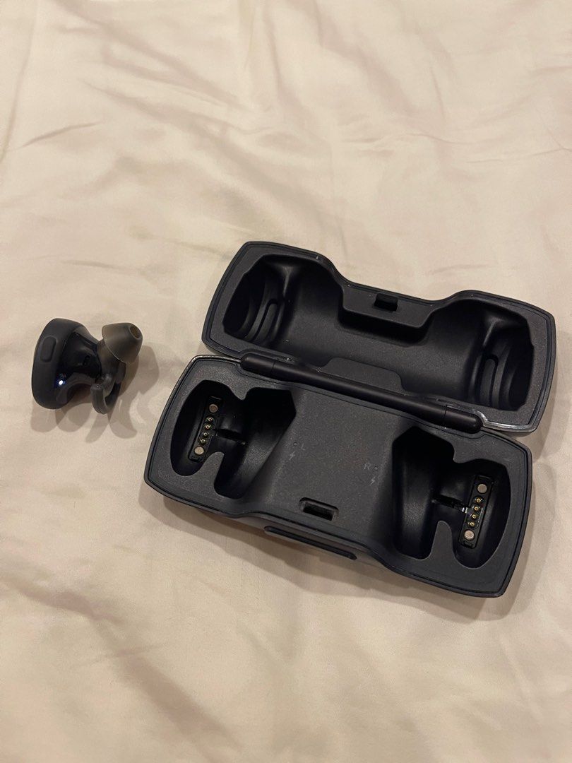 Bose soundsport hotsell free case blinking
