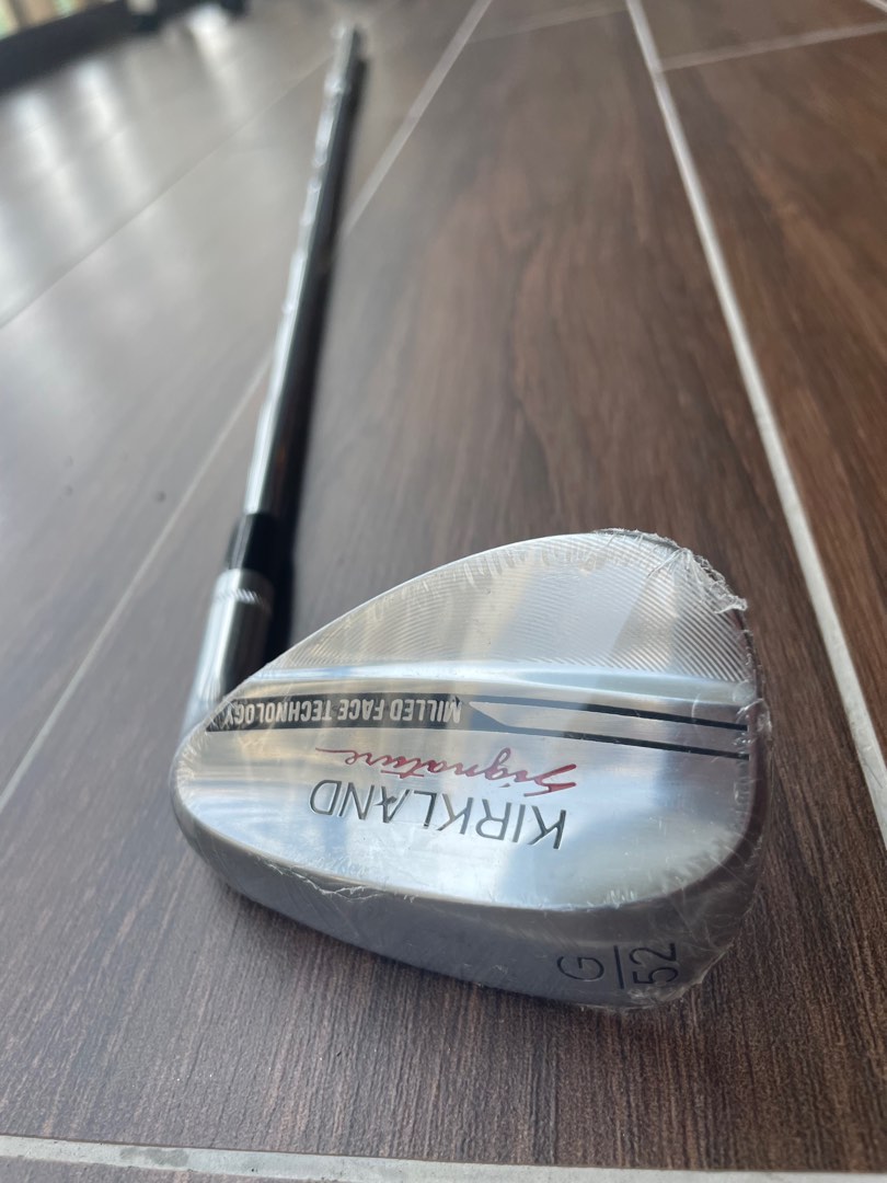 Brand new Kirkland Signature 52 deg wedge, Sports Equipment, Sports