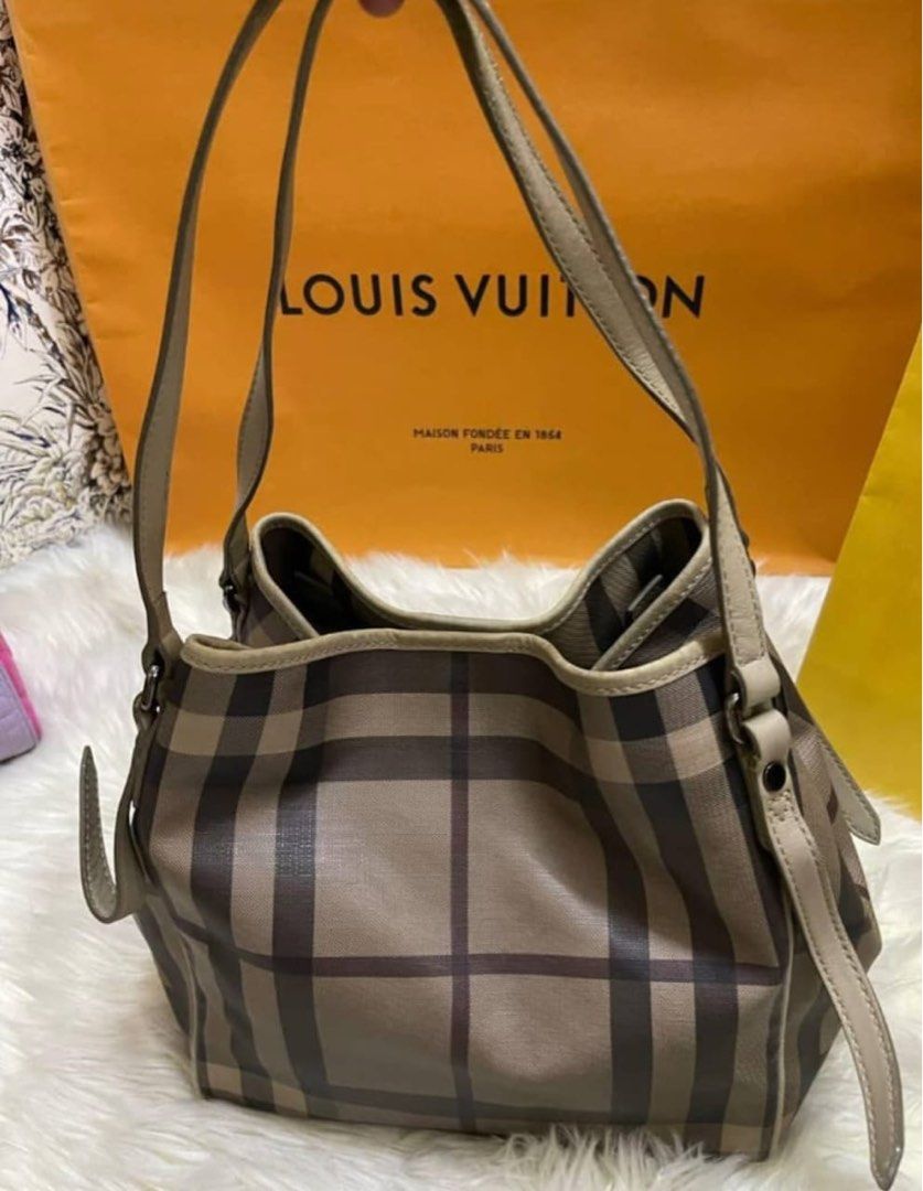 Burberry grey purse outlet
