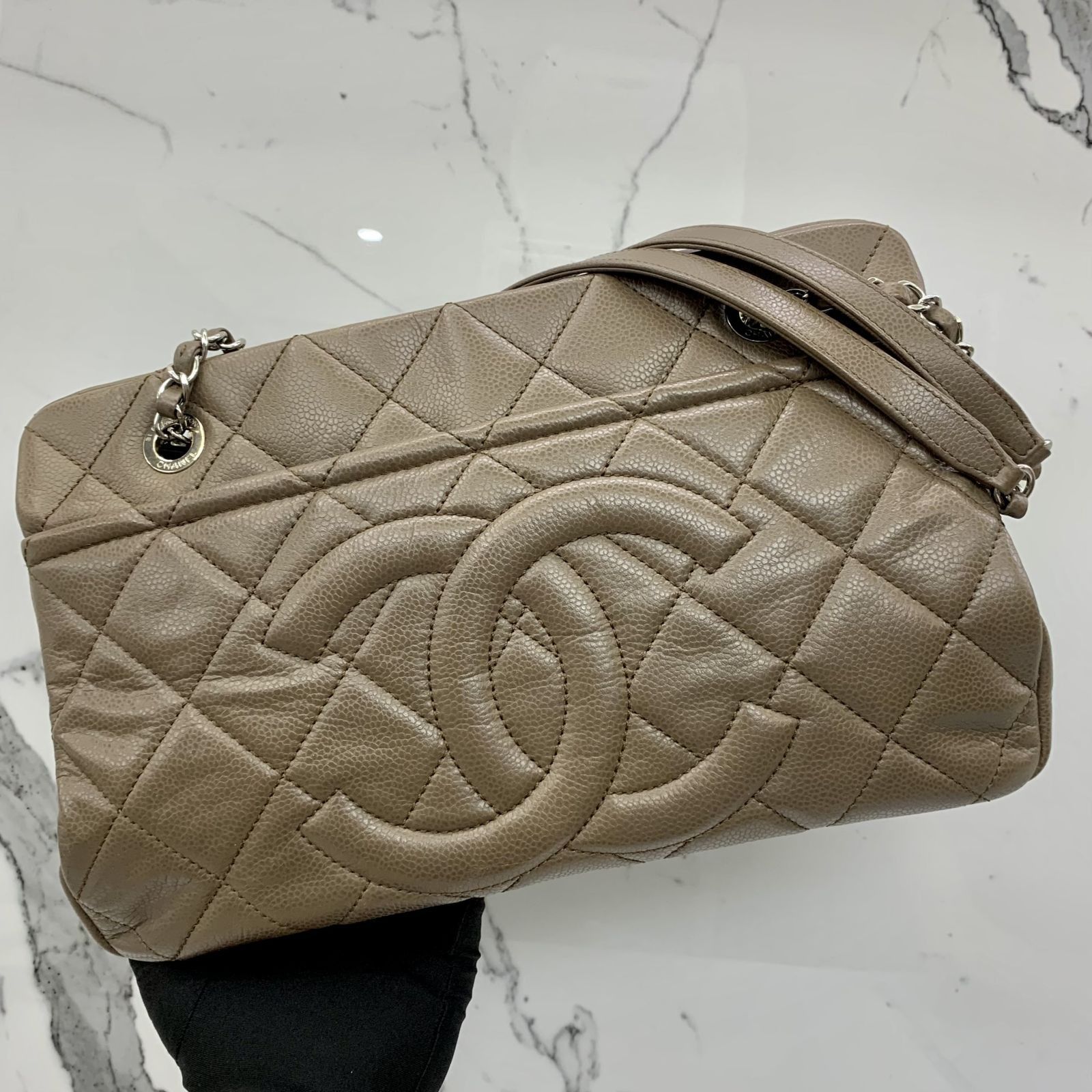 CHANEL CAVIAR SKIN BROWN LEATHER MATELASSE CHAIN NO.17 SHOULDER BAG  237024488 WE, Luxury, Bags & Wallets on Carousell