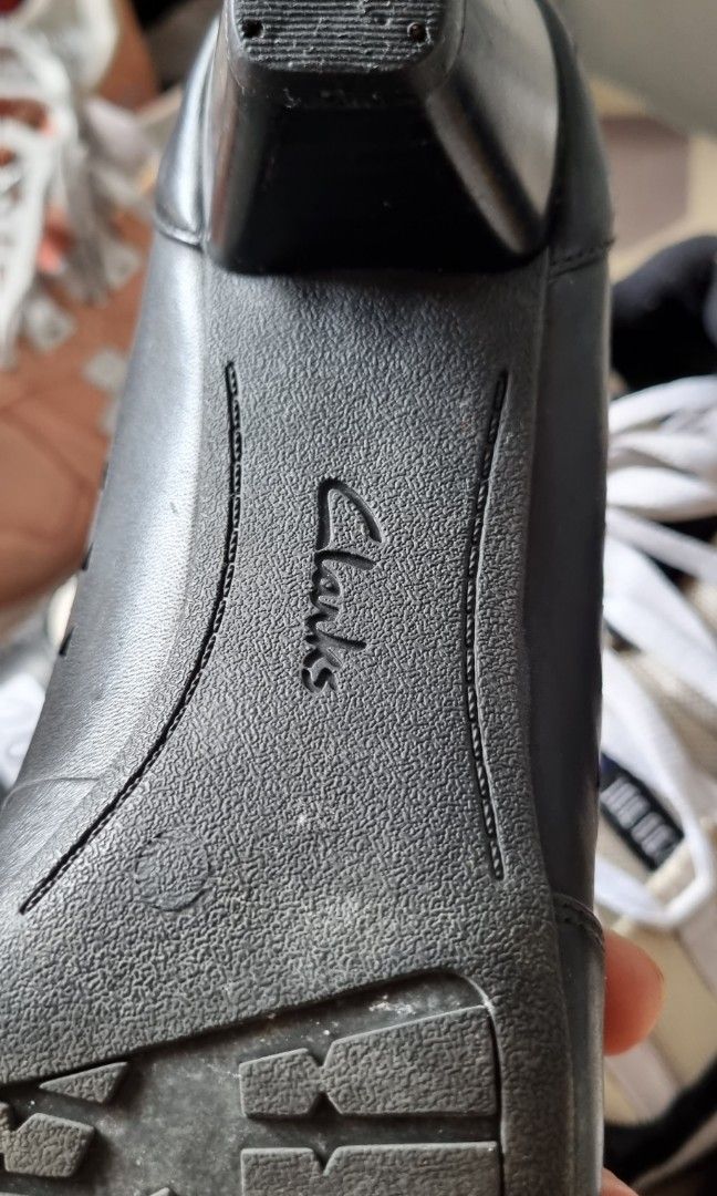 Clarks shoes top disintegrating soles