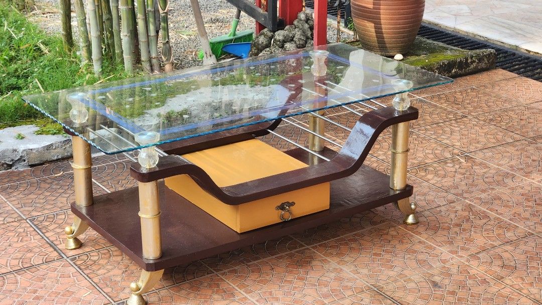 Coffee table (Category: Other Home Furniture) located in Kuala Lumpur. Submitted by artsylicious (Listing ID 1248535952, Image 1). Description: Coffee table to let go. View to appreciate Cod at Taman Taynton.