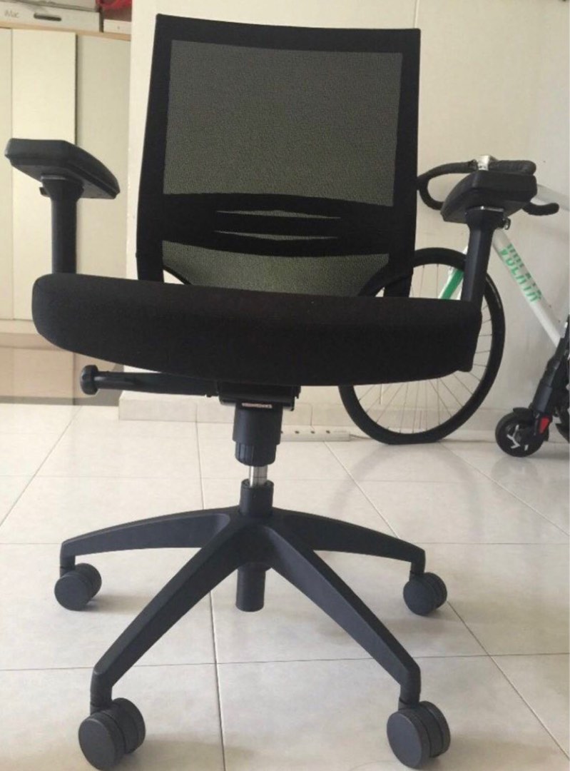 Computer Chair, Furniture & Home Living, Furniture, Chairs on Carousell