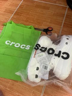 Crocs Classic Crush Clog in White