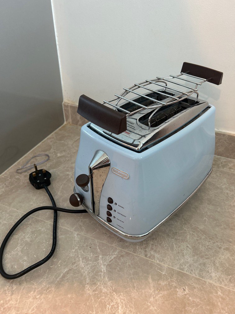 Delonghi Toaster, TV & Home Appliances, Kitchen Appliances, Ovens