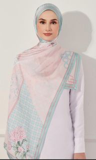 dUCk Oriental Shawl in Lychee