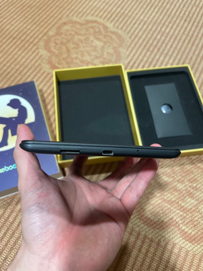 E-Reader Likebook P6 - like new full box with magnetic case, Mobile ...