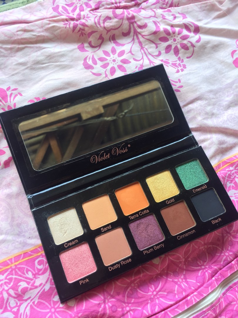 Essentials Eyeshadow Palette, Beauty & Personal Care, Face, Makeup on Carousell