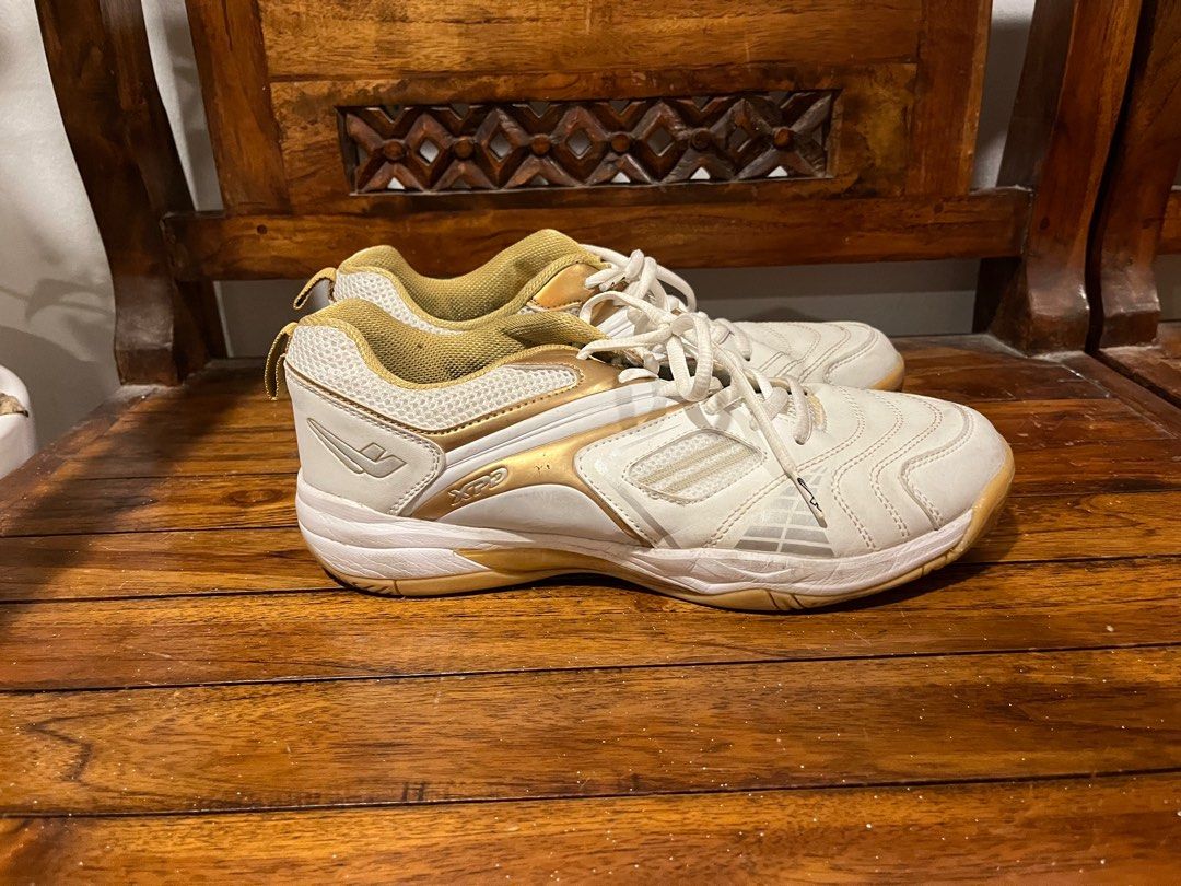 Sell clearance fast shoes