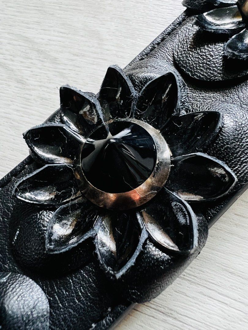 Fendi flower hotsell bag strap