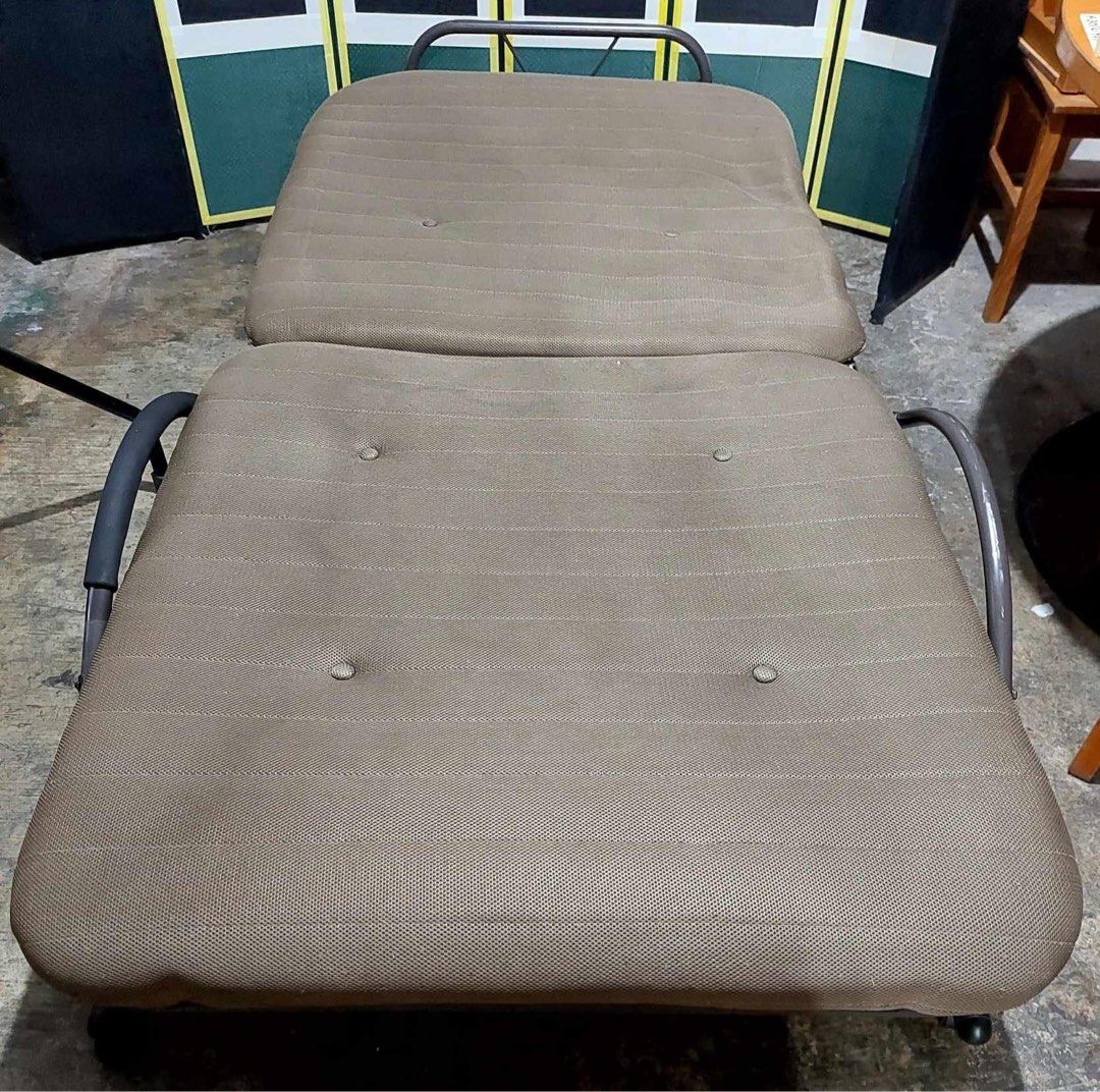 Folding bed Japan surplus (Category: Bed Frames & Mattresses) located in Manila. Submitted by Hezcki (Listing ID 1248572089, Image 3). Description: .