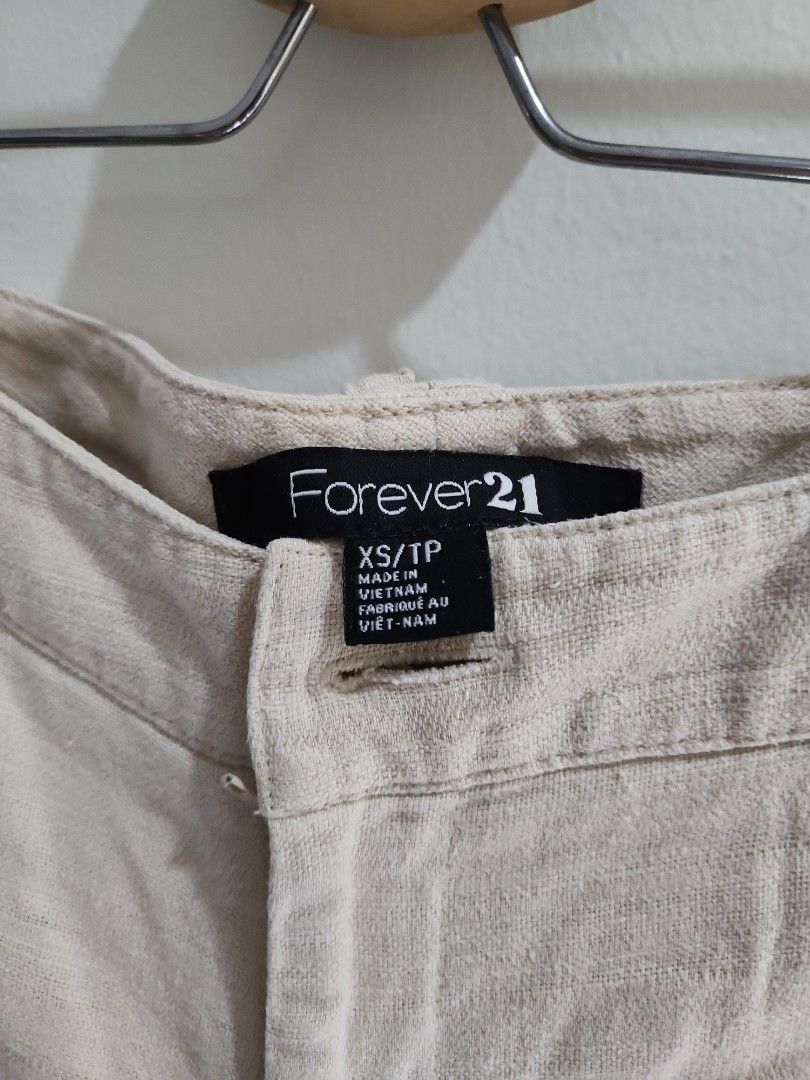 FOREVER21 Linen-Cotton Blend Shorts (Category: Shorts) located in Quezon City. Submitted by ikcPH (Listing ID 1248608116, Image 2). Description: 🛍 Store-bought: Forever 21 Jacksonville Florida many many manyyyy moons ago. 🏷 worn once at a Florida-Georgia game and items been in storage since then. 💰 Payment via GCash, Maya or BPI..