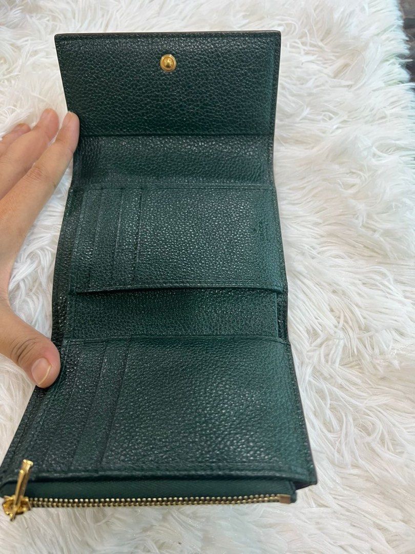 GUCCI GREEN PURSE