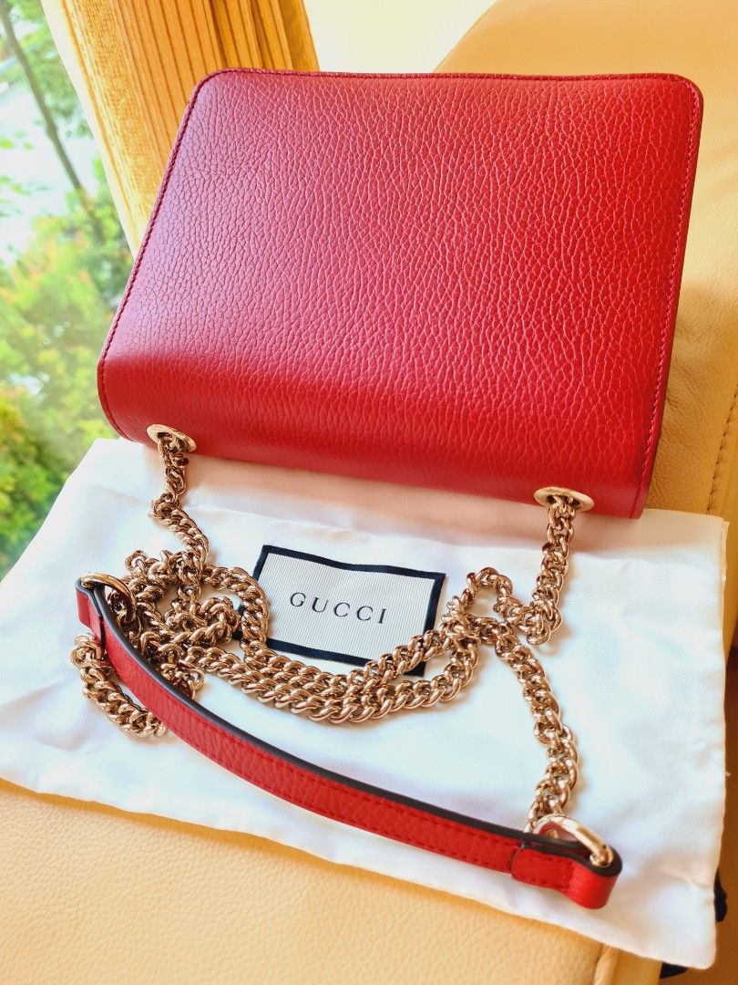 Gucci red sale purse gold chain