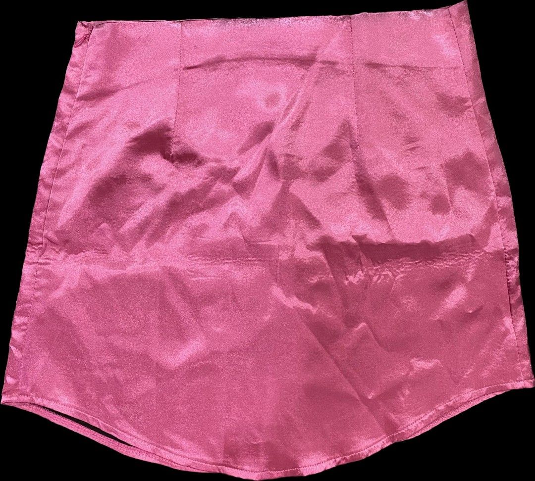 Hot Pink Skirt (Category: Skirts) located in Manila. Submitted by vimcorpuz (Listing ID 1248510883, Image 2). Description: - Bought from Shopee - Color is v vibrant in actual! - Fits 26-27 - Never been used - Shopee/Grab/Lalamove for delivery.
