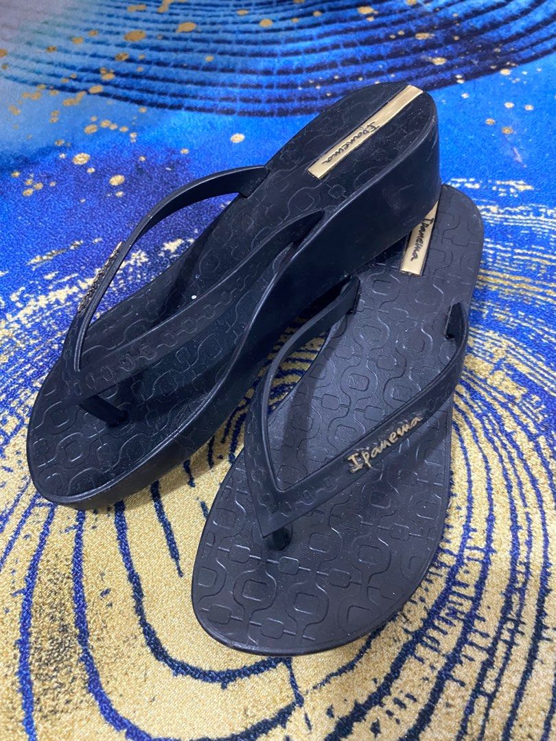 Ipanema platform size 8 Women s Fashion Footwear Slippers and