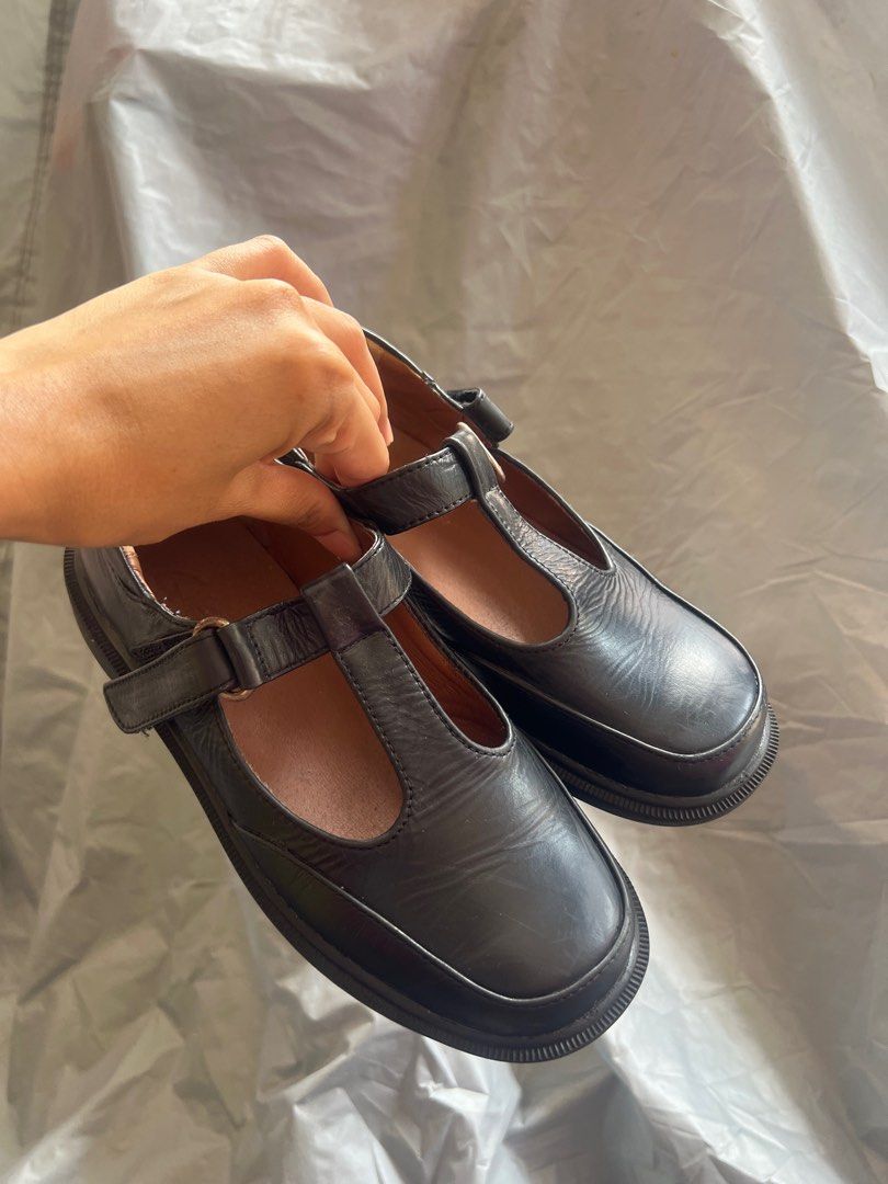 trendy black school shoes
