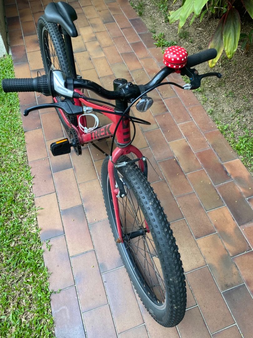 Trek precaliber best sale 24 magenta