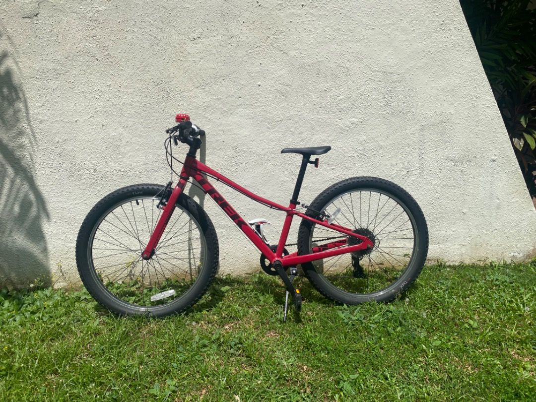 Trek precaliber 24 magenta hot sale