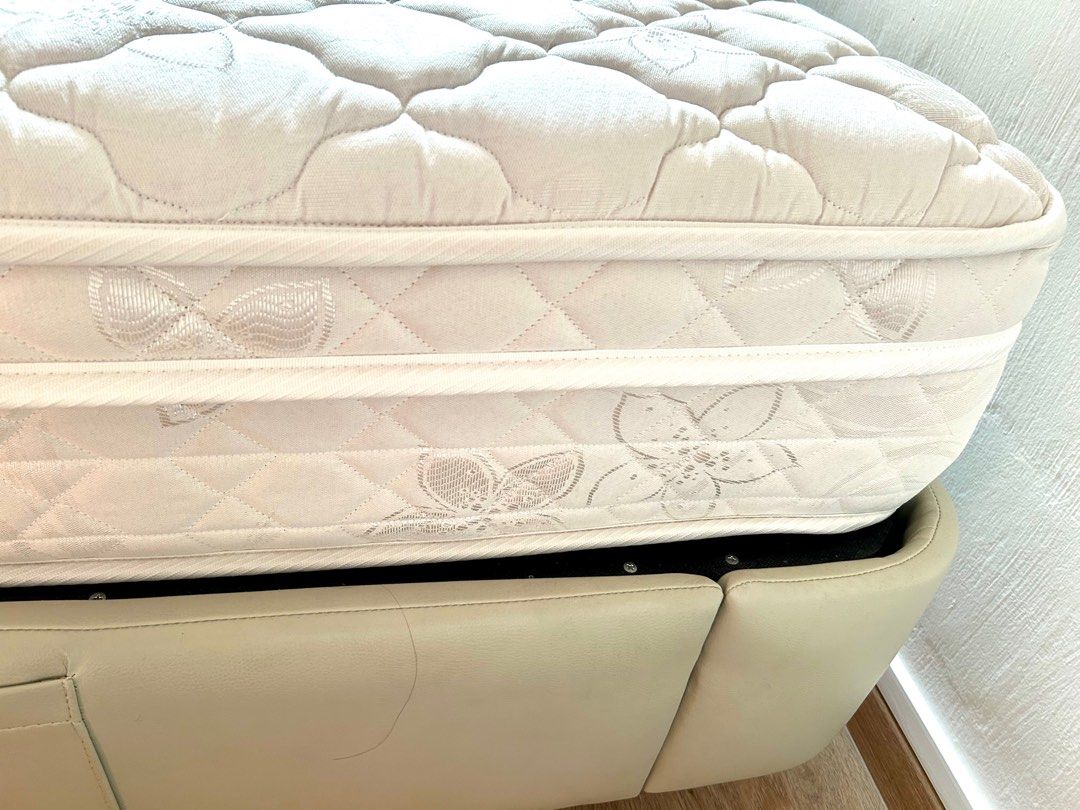 King kohl spinal support queen size mattress perfect moment, Furniture & Home Living, Furniture