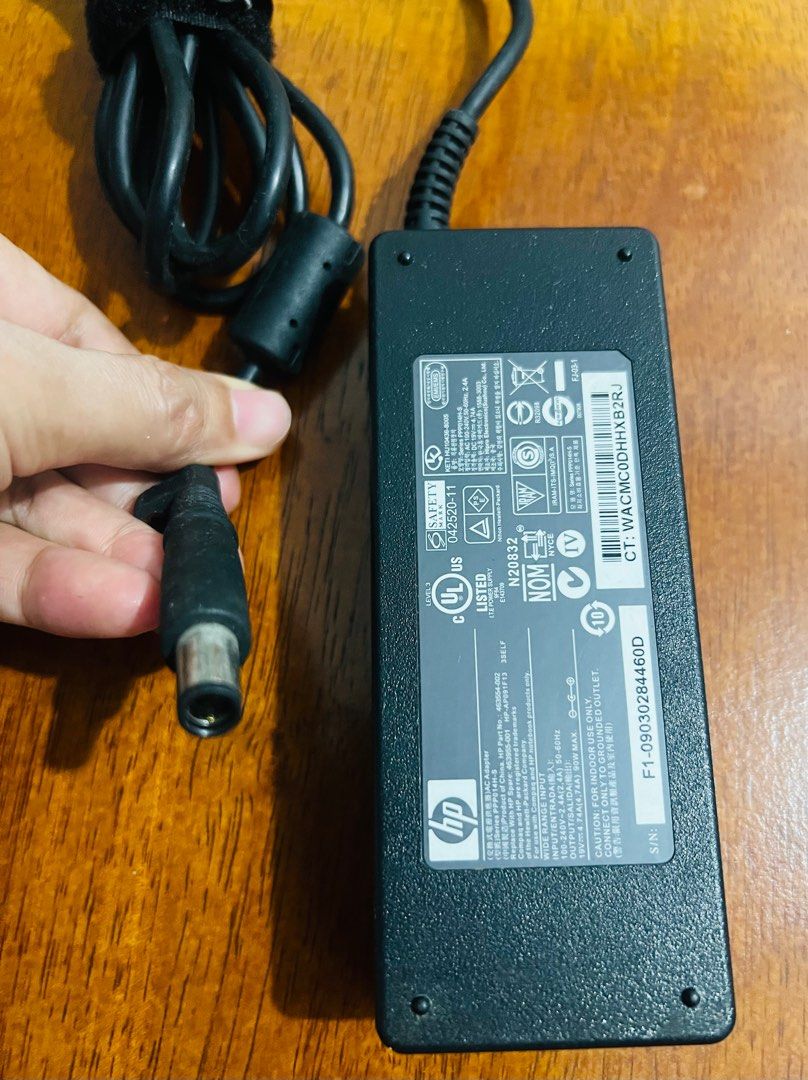 Laptop Adaptor For Sale HP (Category: Cables & Adaptors) located in Manila. Submitted by claire_bo (Listing ID 1248585521, Image 1). Description: HP Ac Adapter Series: PPP014H-S Input: 100-240V ~2.4A (2.4A) 50-60Hz Output: 19V = 4.74A (4.7A) 90W Max Good condition Tested sa laptop Original Hp coz galing Japan pa. Pwedd pick up ang rider Location Taft Rotonda Pasay Meet up Lrt Edsa Station .