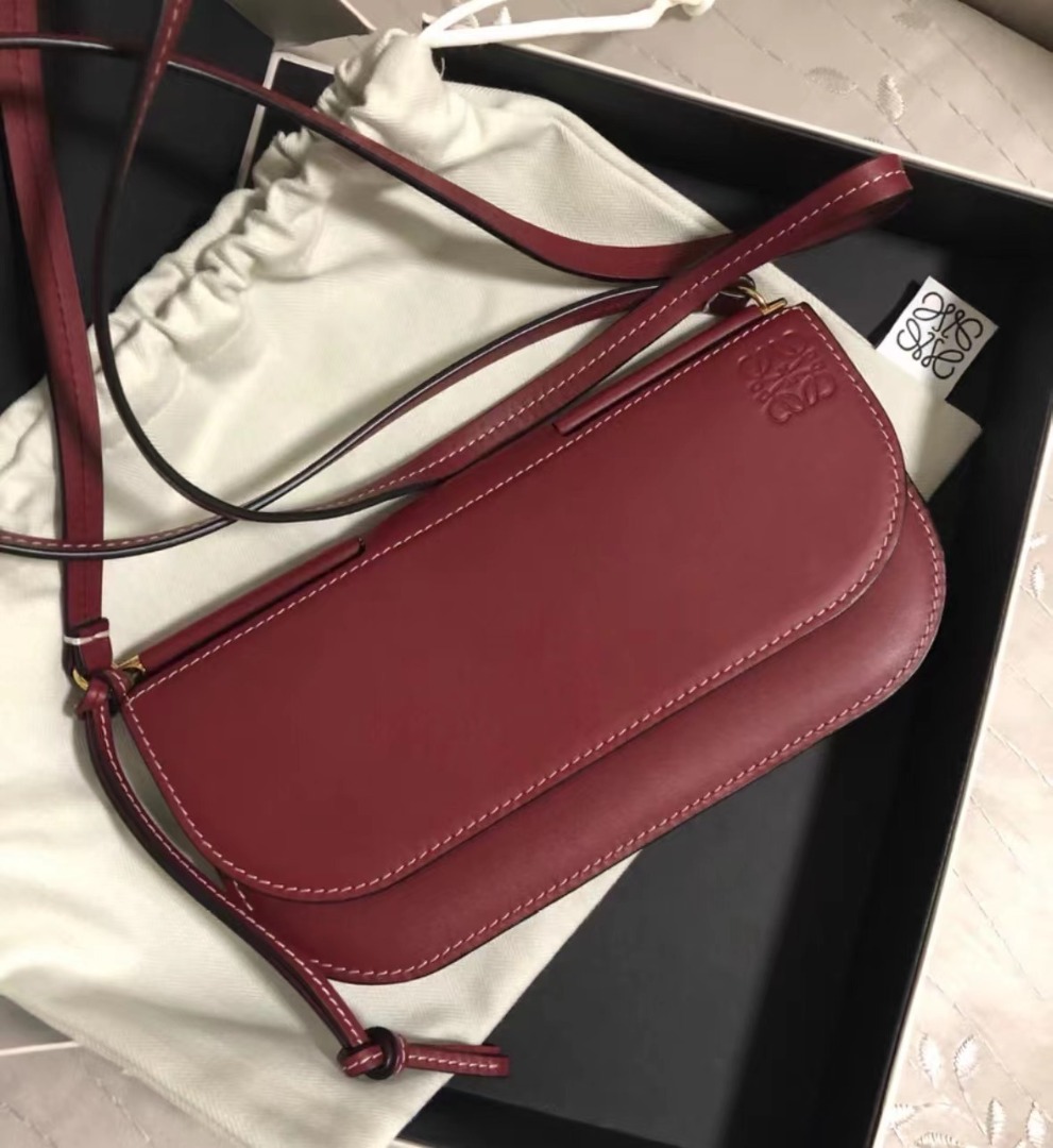 loewe gate pochette 21x10.5 Carousell