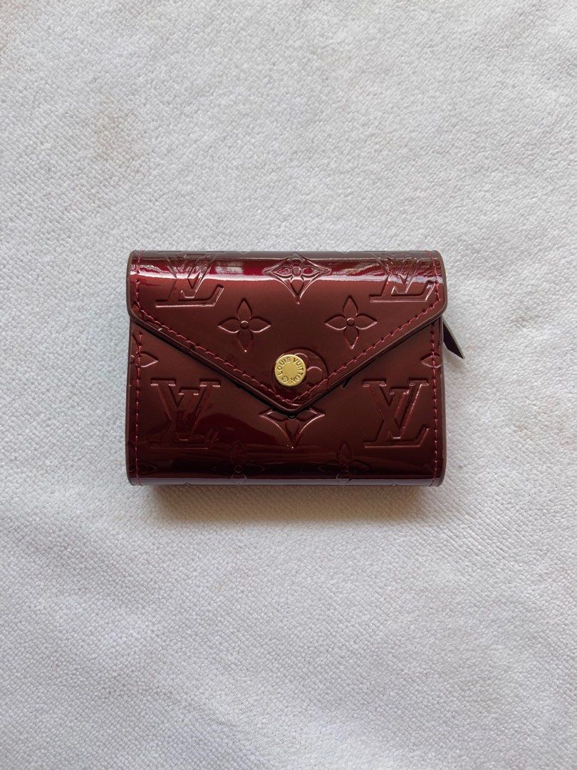 Louis Vuitton trifold wallet on Carousell