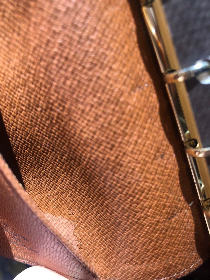 LV planner wallet (Category: Luxury Bags & Wallets) located in Quezon City. Submitted by yunajohan24 (Listing ID 1248539714, Image 2). Description: No flaws.