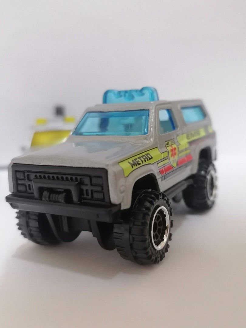 Matchbox 2023 5 Pack MBX City Drivers II HKY24 1989 Chevy Blazer 4x4 Silver Loose