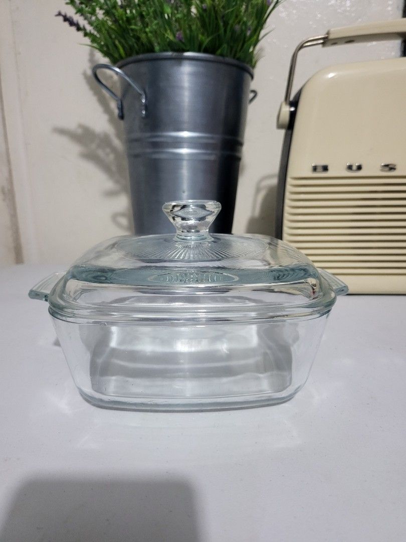 Serving dish with clearance cover