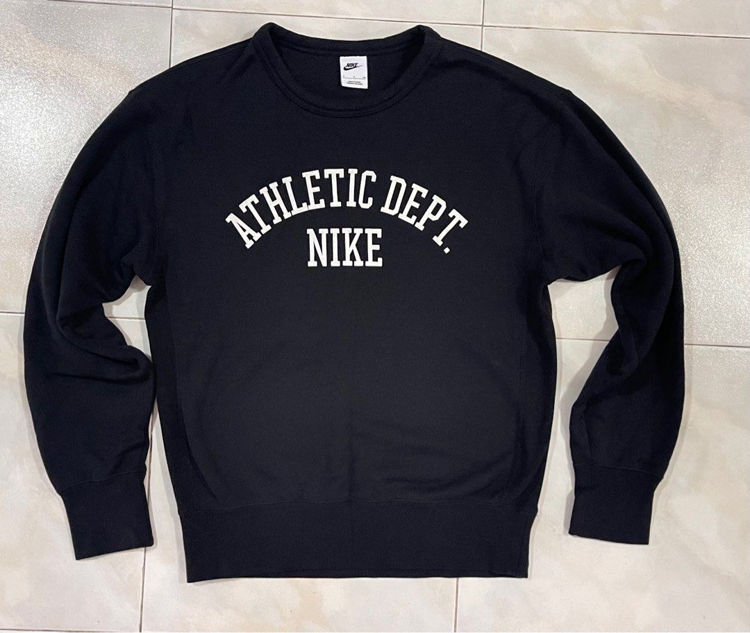 Nike Sportswear Trend Men's Fleece Crew, Men's Fashion, Coats, Jackets and  Outerwear on Carousell