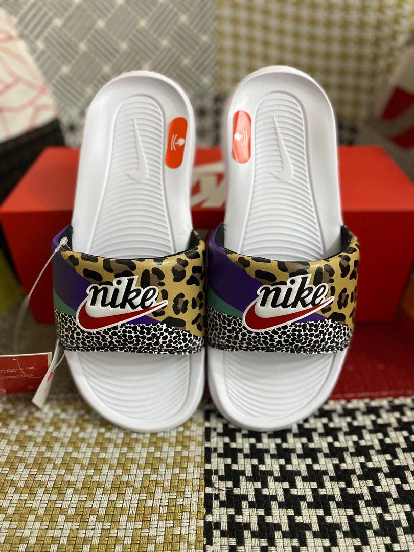 Nike slides fashion sales