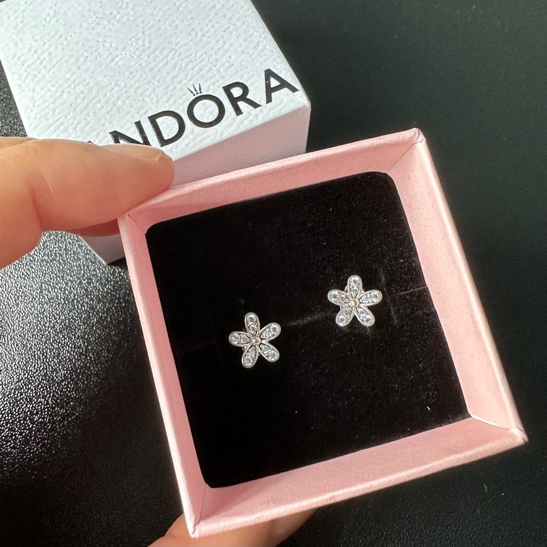 Daisy flower sales stud earrings pandora