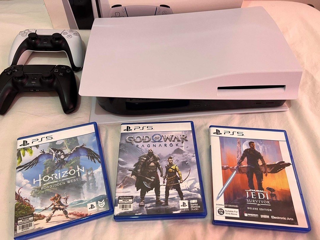 PS5 DISC EDITION (Ragnarok) (Category: PlayStation) located in Paranaque City. Submitted by macy_s (Listing ID 1248512806, Image 3). Description: PS5 DISC EDITION (RAGNAROK EDITION) INCLUSIONS: -Box -Manual -Ps5 holder -2 original sony controller -Console - 3 Games >God of war ragnarok >Horizon forbidden west >Star wars jedi survivor DELUXE EDITION.
