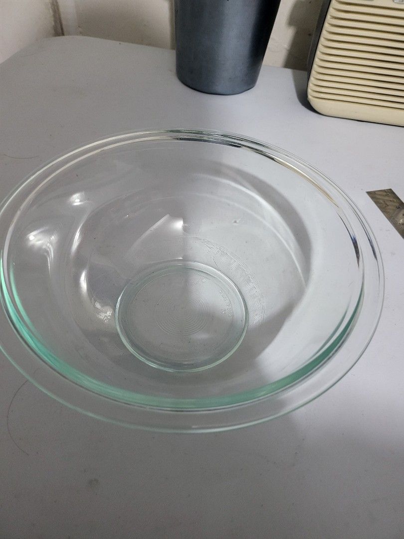 Pyrex bowl (Category: Bakeware) located in Makati City. Submitted by thedeclutteringabuela (Listing ID 1248616003, Image 3). Description: pyrex made i the USA. 1.5 qt or 1.4 L . size 8 1/2 microwave, freezer, diswasher safe.